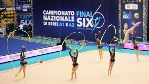 esibizioni sq2 farfalle ph simone ferraro sfa08330 copia